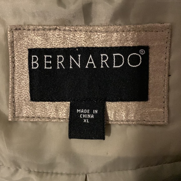 EUC Bernardo gold finish leather jacket - Picture 6 of 7